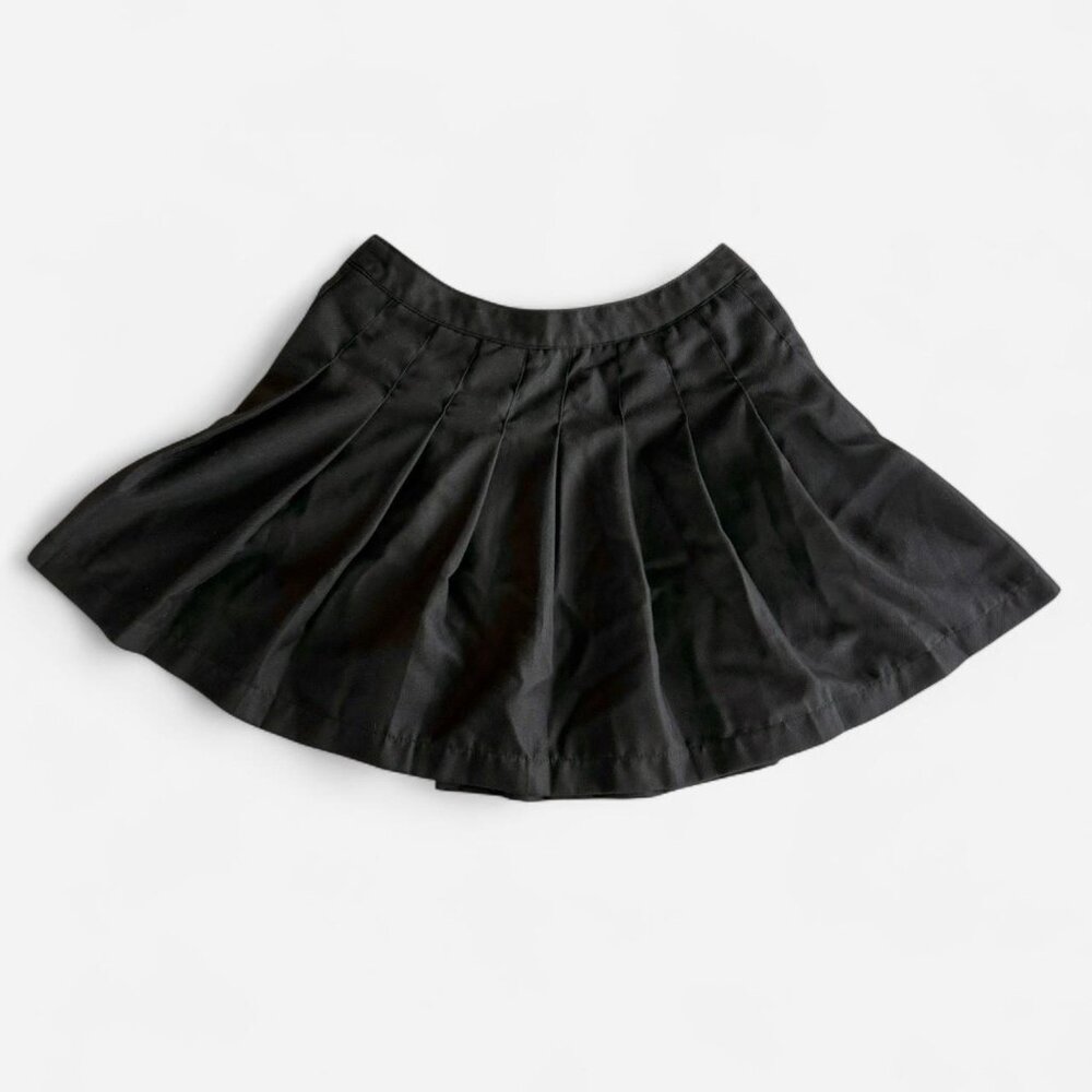 Black pleated mini schoolgirl skirt